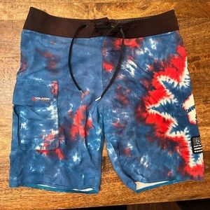 Volcom board shorts size 31